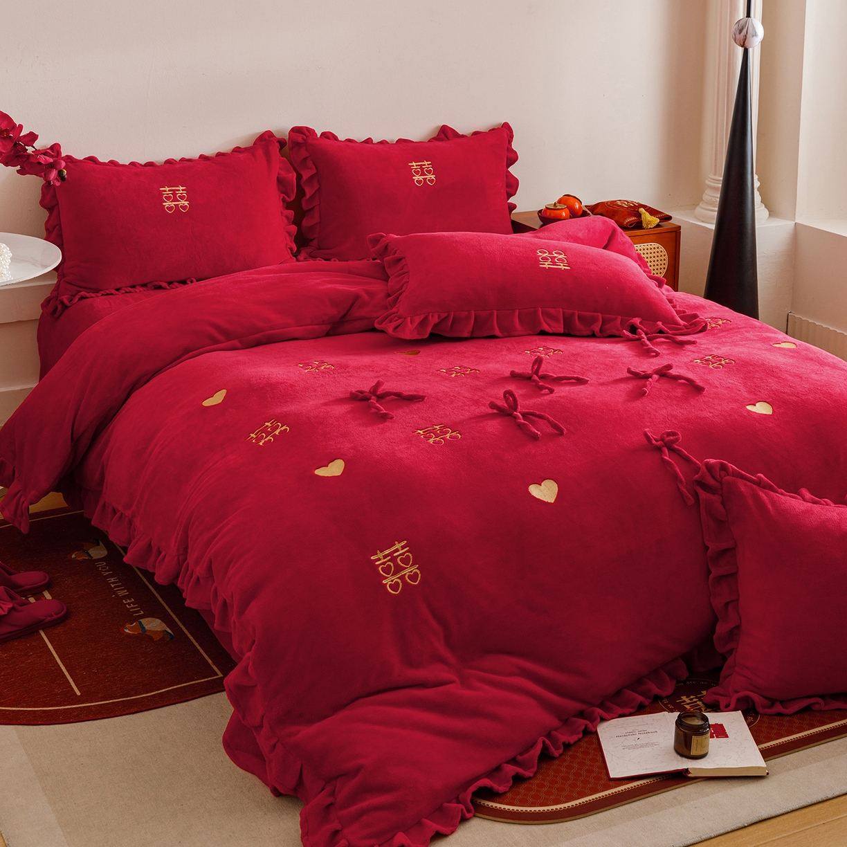 91家纺网 家纺一手货源 找家纺 苏源家居 2025新款婚庆加厚牛奶绒荷叶边刺绣结婚四件套 绒-喜愿-金色