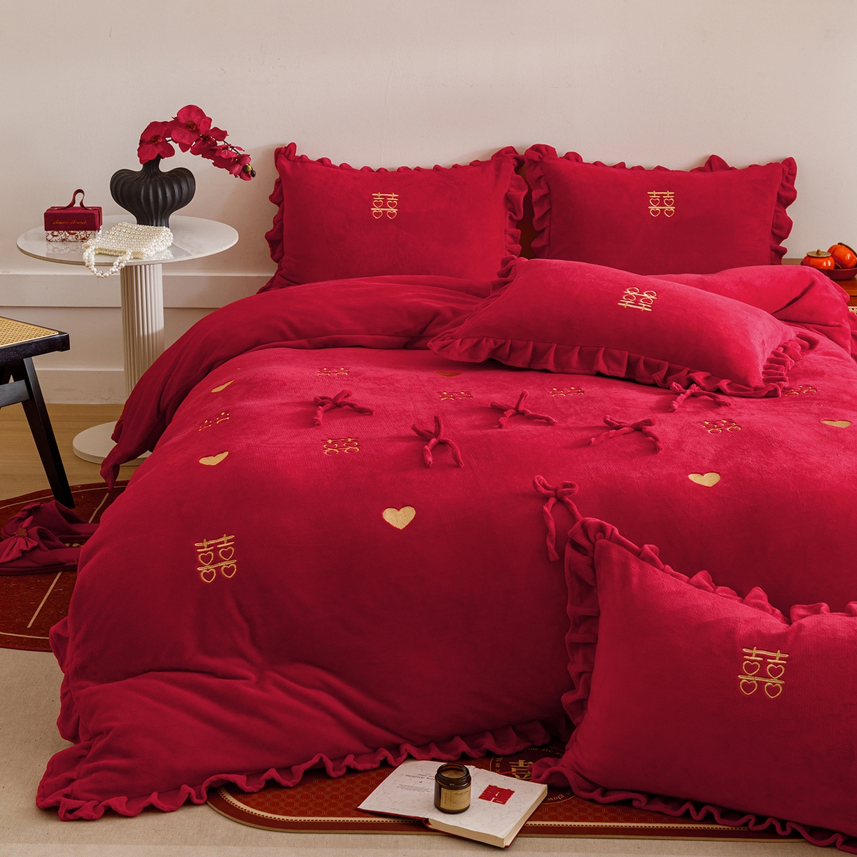 91家纺网 家纺一手货源 找家纺 （总）苏源家居 2025新款婚庆加厚牛奶绒荷叶边刺绣结婚四件套