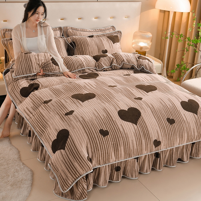 91家纺网 家纺一手货源 找家纺 雅芝蓝 2025新款8-9斤高克重印花牛奶绒四件套保暖绒套件直播爆款 棕心纹