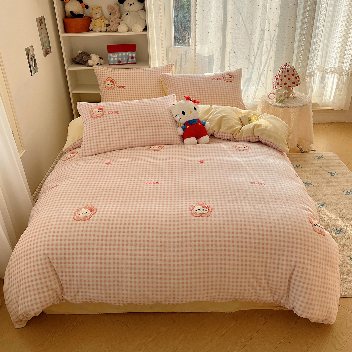 桃子家居 2025新款A类ins毛巾绣少女猫咪可爱格子混搭加厚牛奶绒系列四件套 绒毛巾绣-花儿猫粉黄