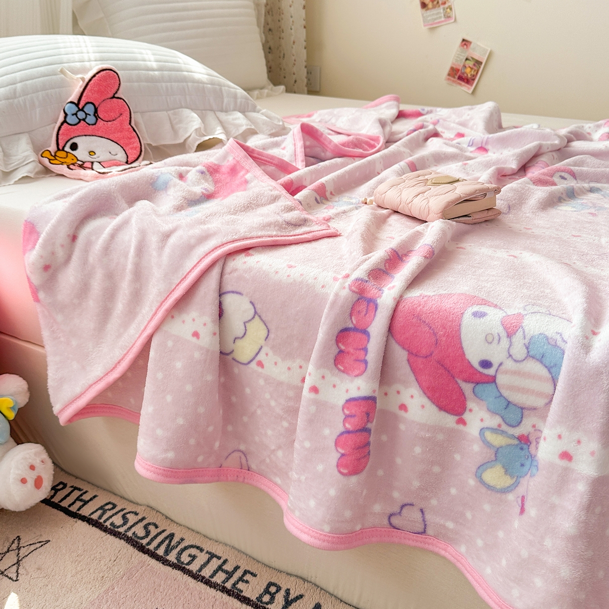 91家纺网 家纺一手货源 找家纺 花满路 2025新款亲肤舒适卡通系列毛毯 爱心美乐蒂