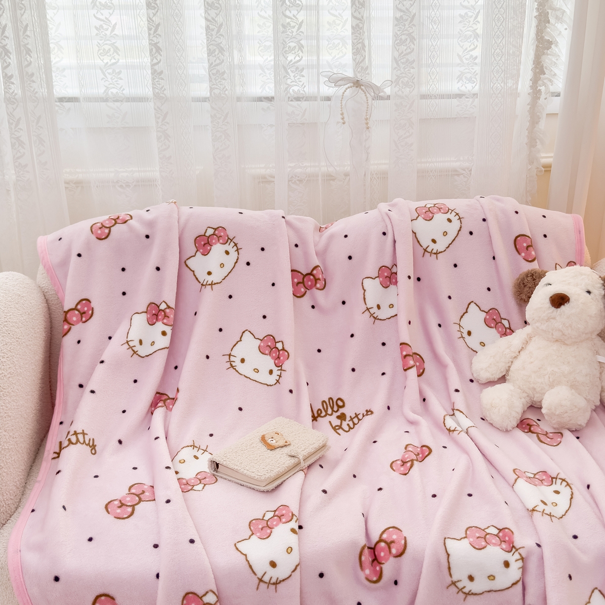 花满路 2025新款亲肤舒适卡通系列毛毯 点点kt