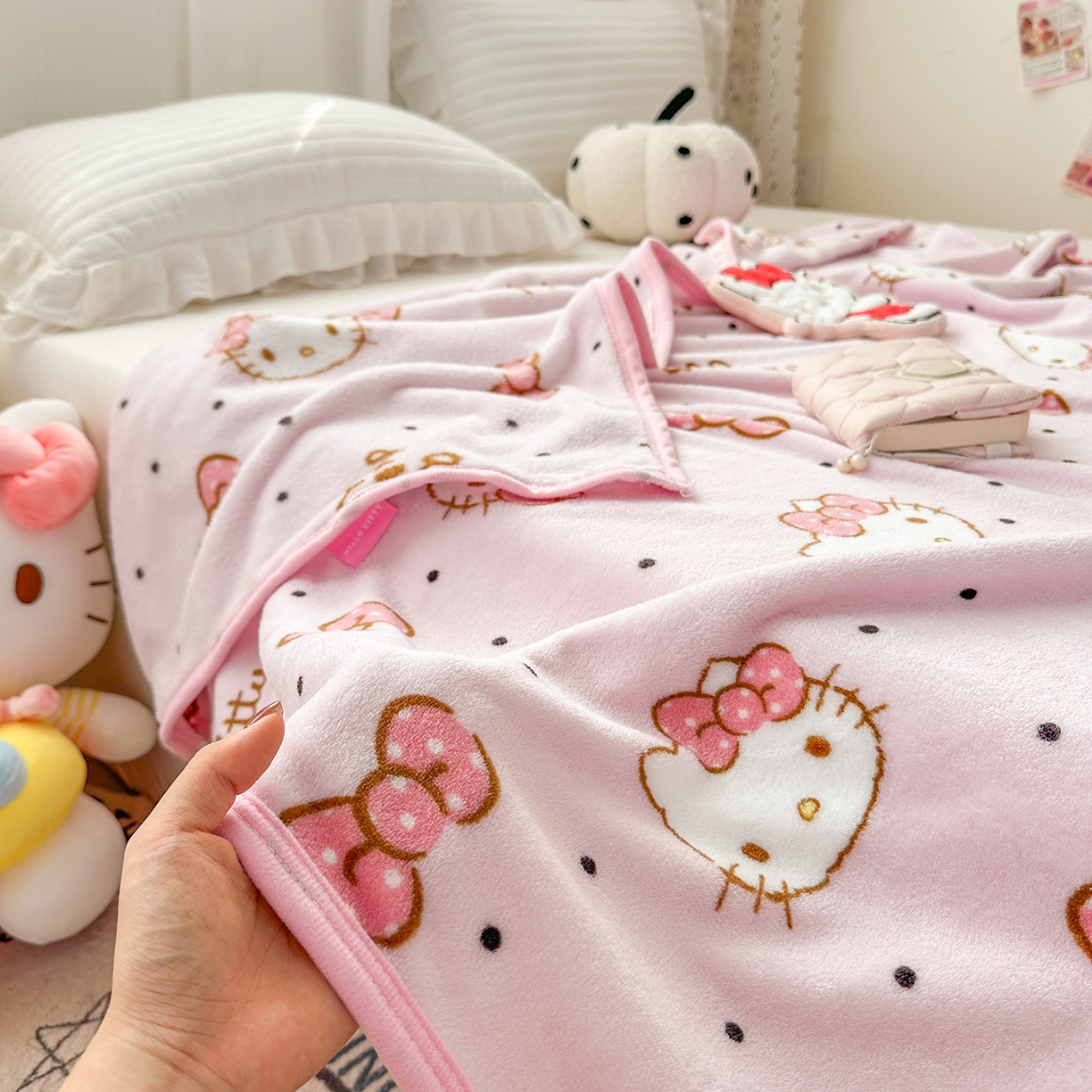 91家纺网 家纺一手货源 找家纺 花满路 2025新款亲肤舒适卡通系列毛毯 点点kt