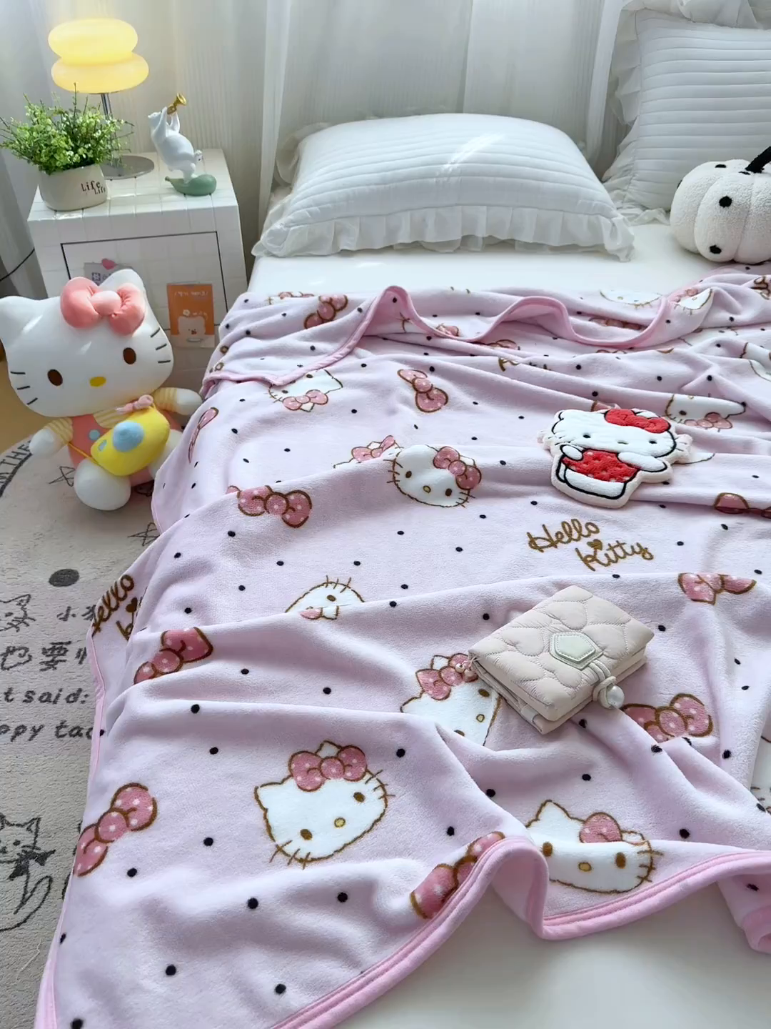 91家纺网 家纺一手货源 找家纺 花满路 2025新款亲肤舒适卡通系列毛毯 点点kt