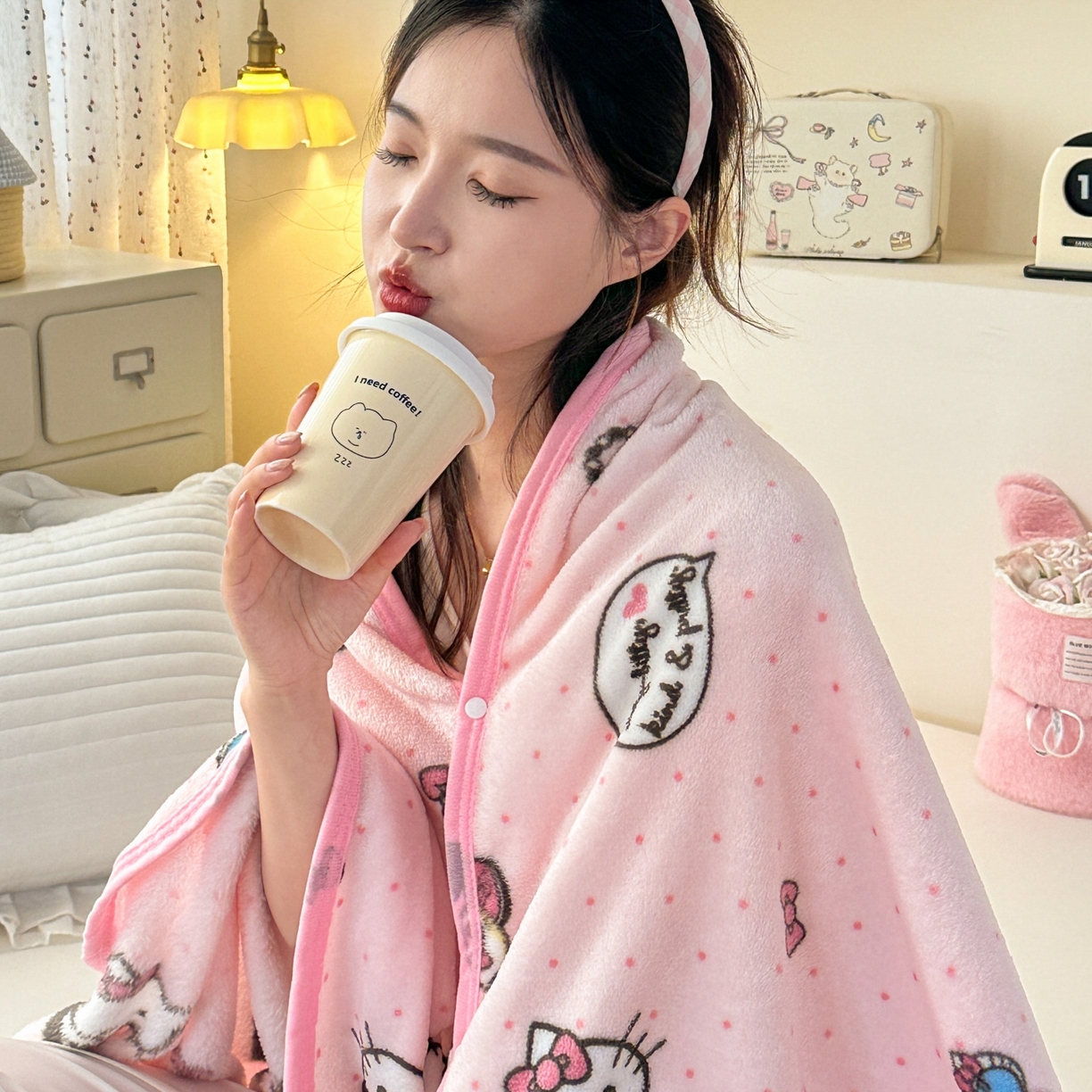 91家纺网 家纺一手货源 找家纺 花满路 2025新款亲肤舒适卡通系列毛毯 粉粉kitty