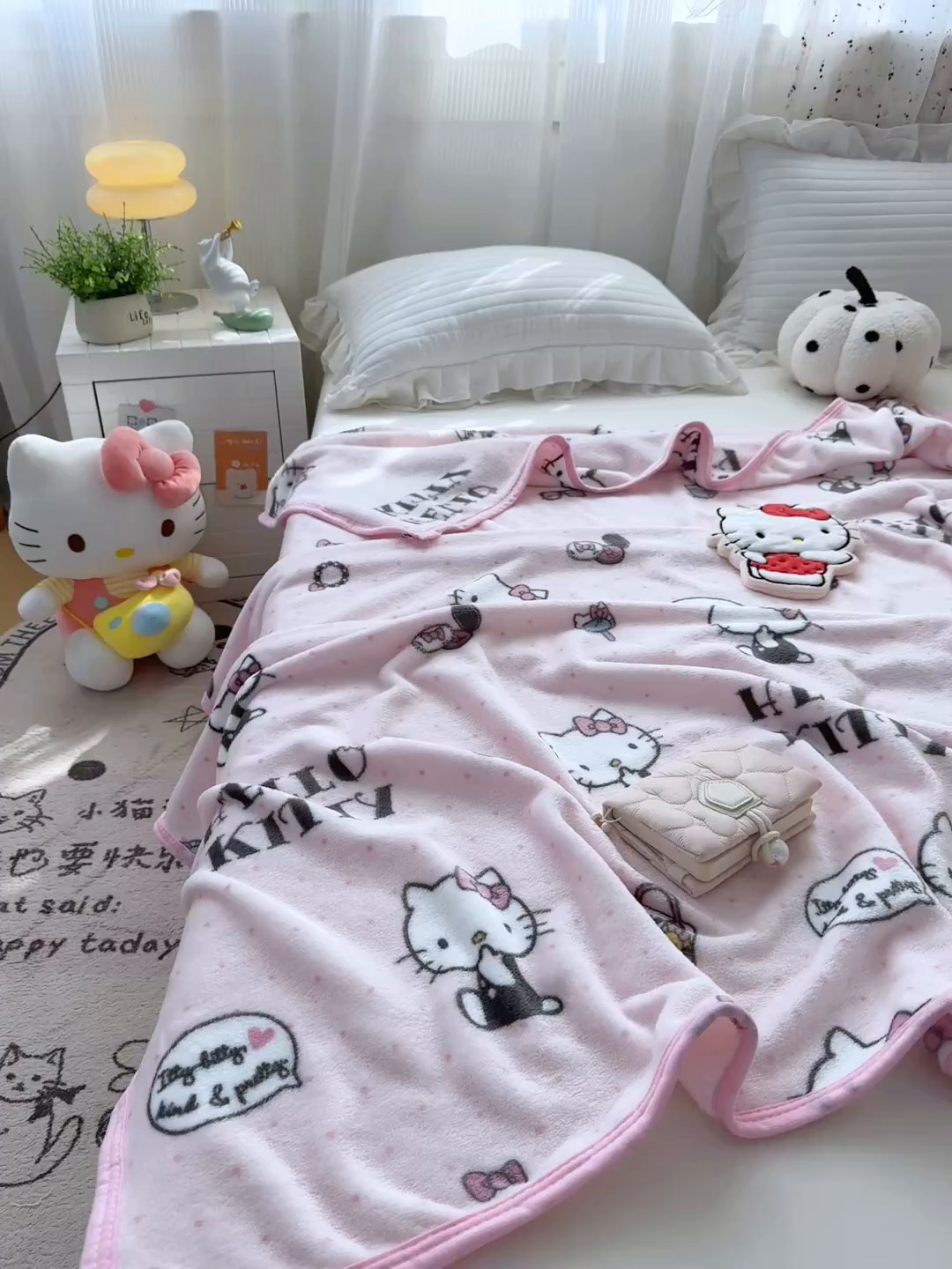91家纺网 家纺一手货源 找家纺 花满路 2025新款亲肤舒适卡通系列毛毯 粉粉kitty