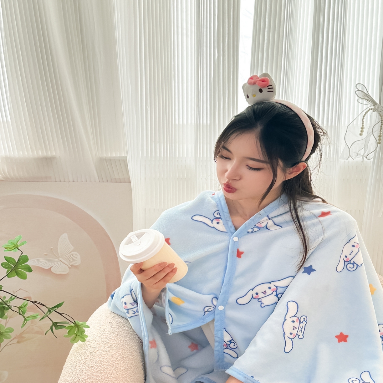 91家纺网 家纺一手货源 找家纺 花满路 2025新款亲肤舒适卡通系列毛毯 乖巧玉桂狗