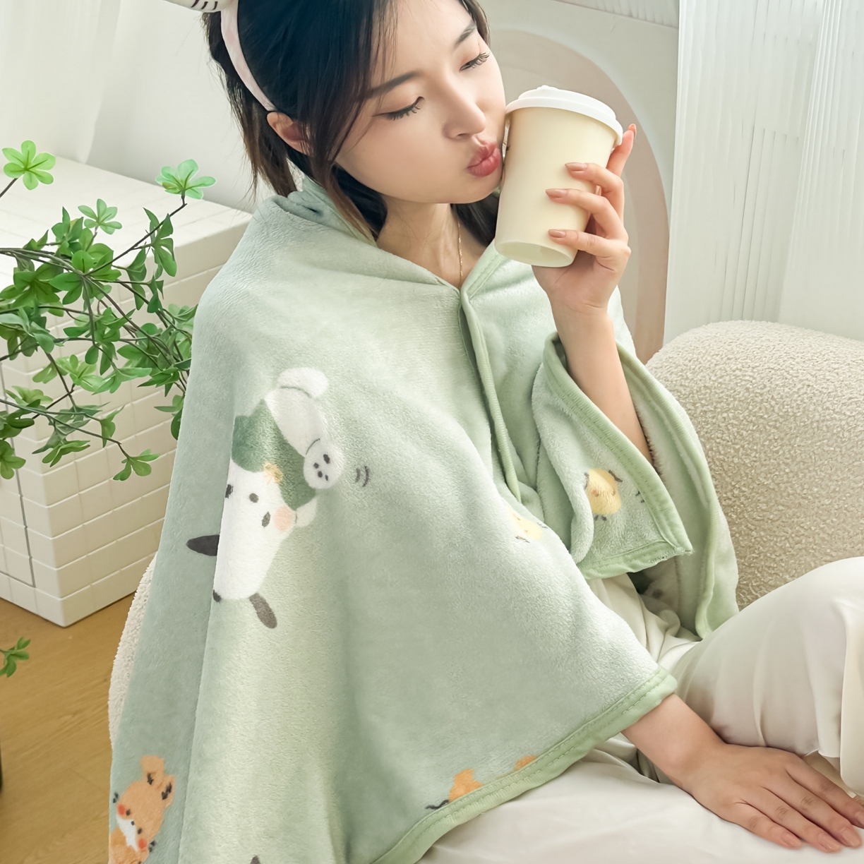 91家纺网 家纺一手货源 找家纺 花满路 2025新款亲肤舒适卡通系列毛毯 滑板卡帕狗