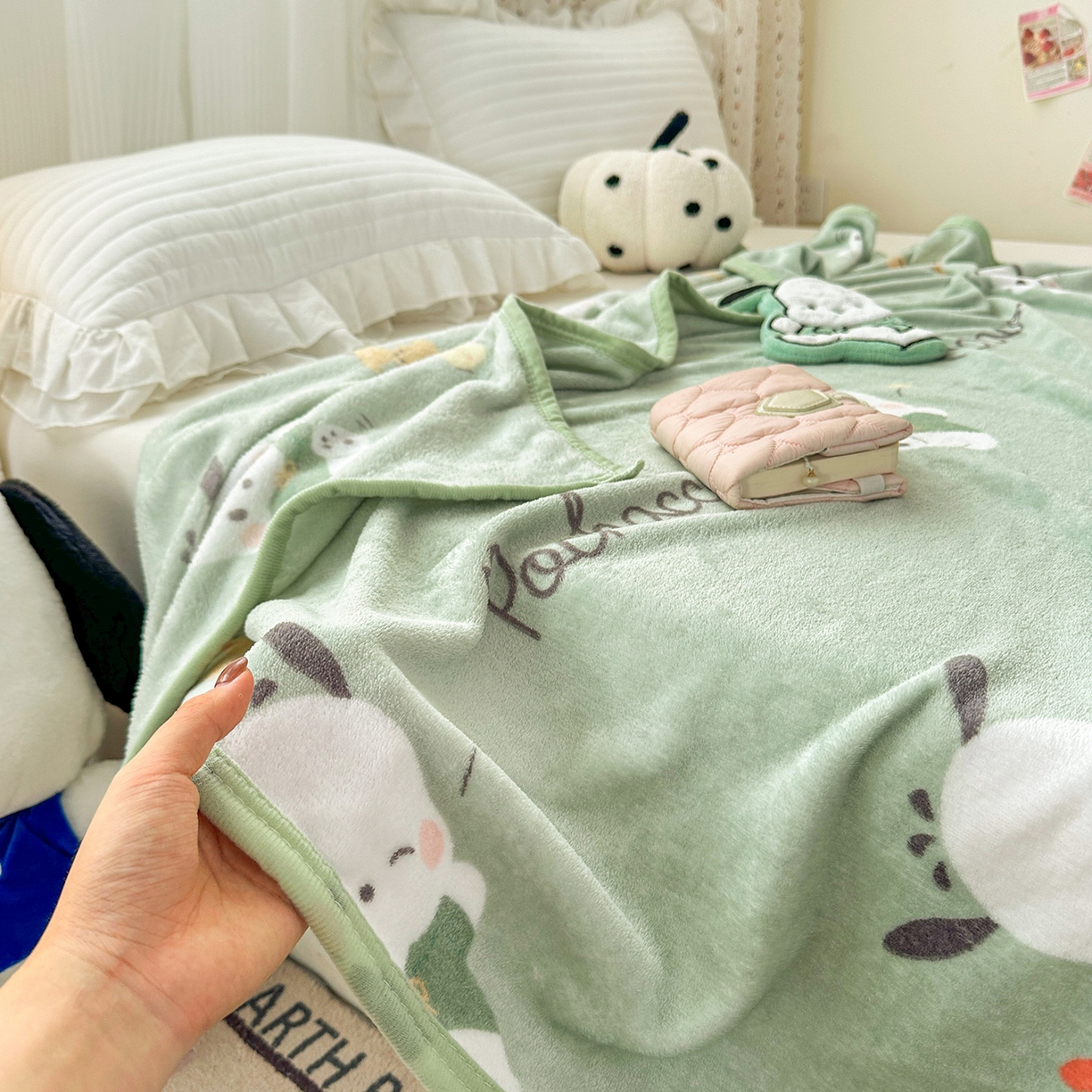 91家纺网 家纺一手货源 找家纺 花满路 2025新款亲肤舒适卡通系列毛毯 滑板卡帕狗