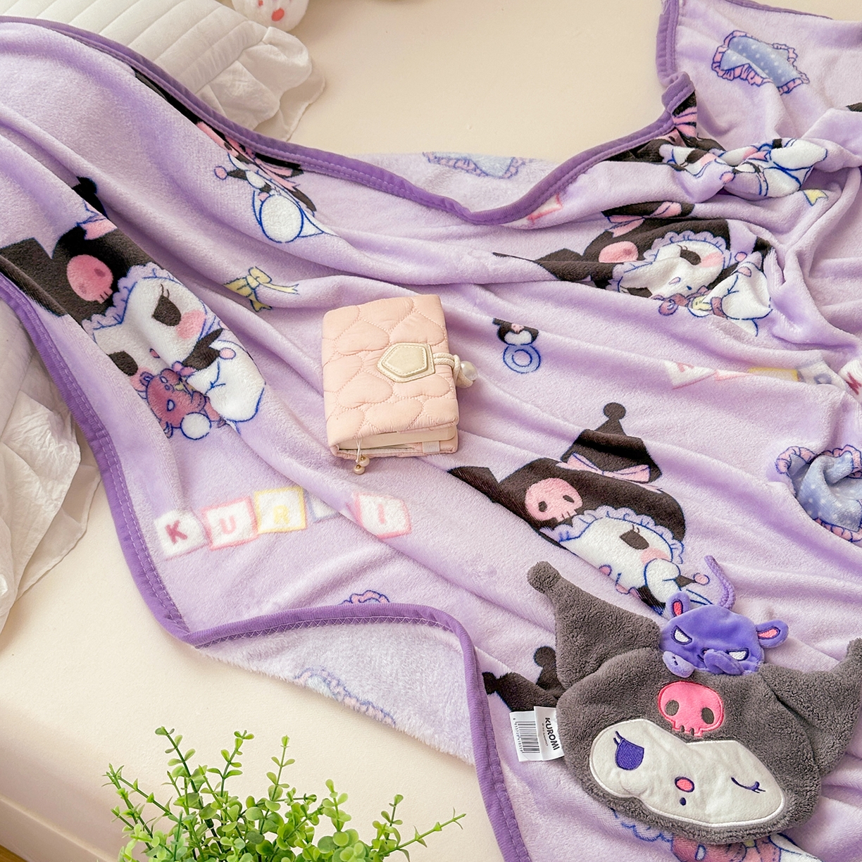 91家纺网 家纺一手货源 找家纺 花满路 2025新款亲肤舒适卡通系列毛毯 酷酷库洛米