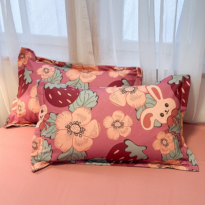 91家纺网 家纺一手货源 找家纺 丝芙妮家居（原乐视家纺） 2025新款全棉磨毛多规格单品套件系列-四件套 草莓兔兔-粉