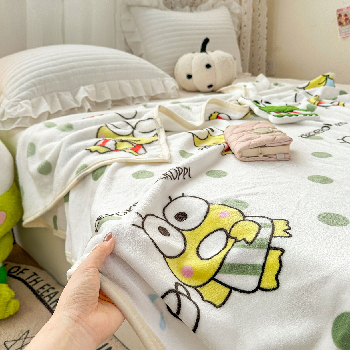 91家纺网 家纺一手货源 找家纺 花满路 2025新款亲肤舒适卡通系列毛毯 球球大眼蛙