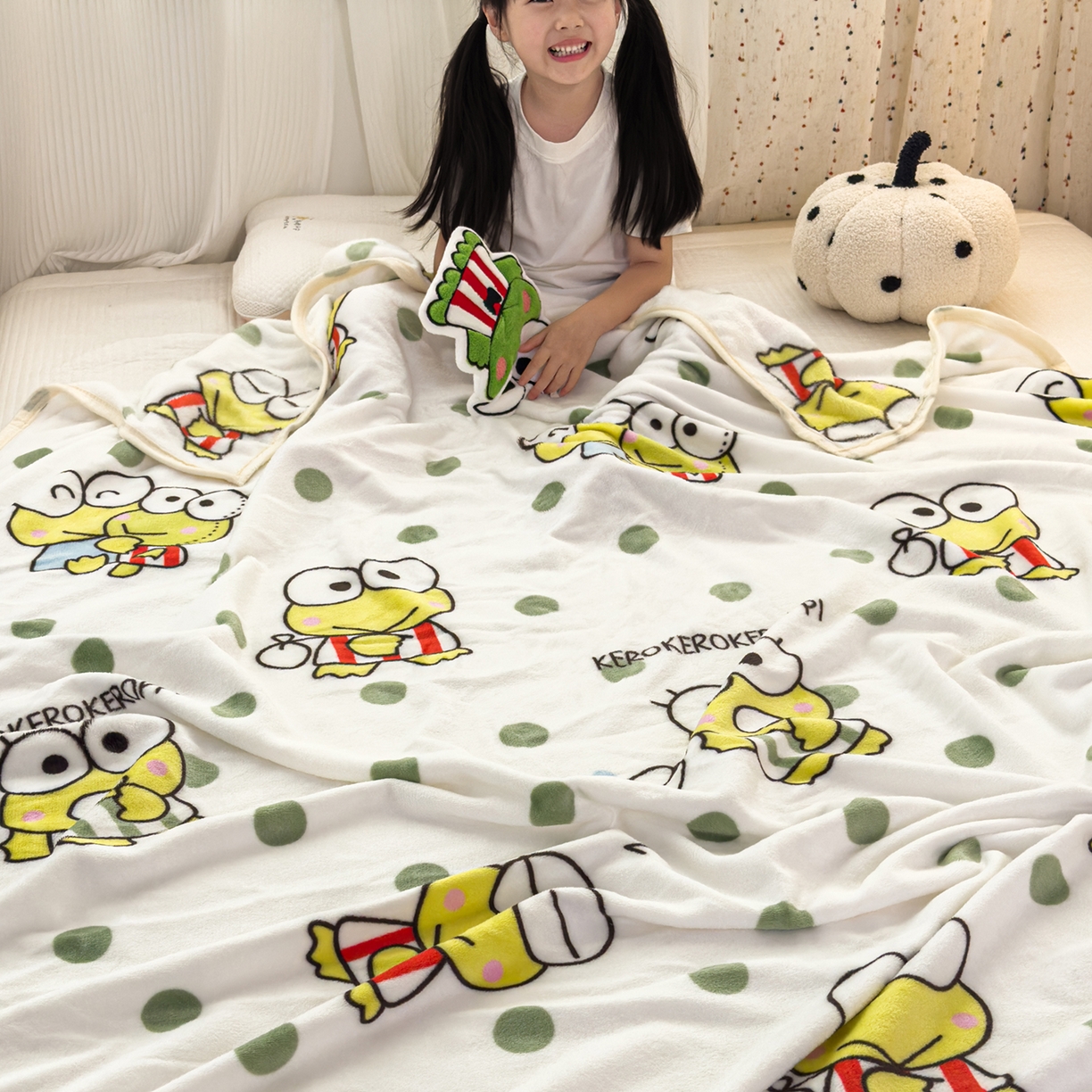 91家纺网 家纺一手货源 找家纺 花满路 2025新款亲肤舒适卡通系列毛毯 球球大眼蛙