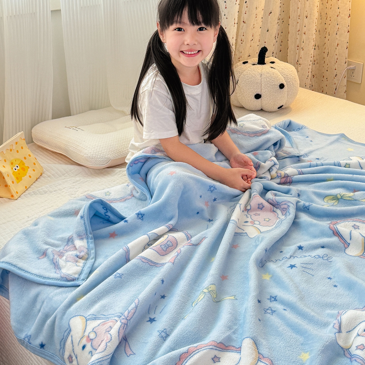 91家纺网 家纺一手货源 找家纺 花满路 2025新款亲肤舒适卡通系列毛毯 圈圈大耳狗