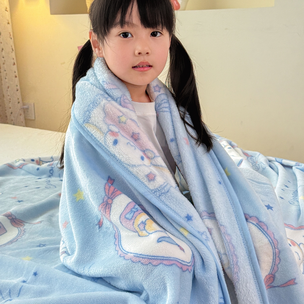 91家纺网 家纺一手货源 找家纺 花满路 2025新款亲肤舒适卡通系列毛毯 圈圈大耳狗