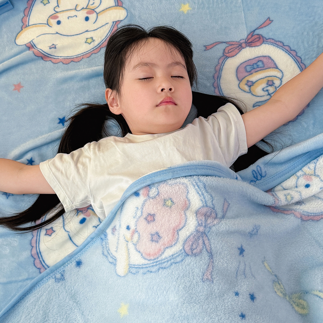 91家纺网 家纺一手货源 找家纺 花满路 2025新款亲肤舒适卡通系列毛毯 圈圈大耳狗