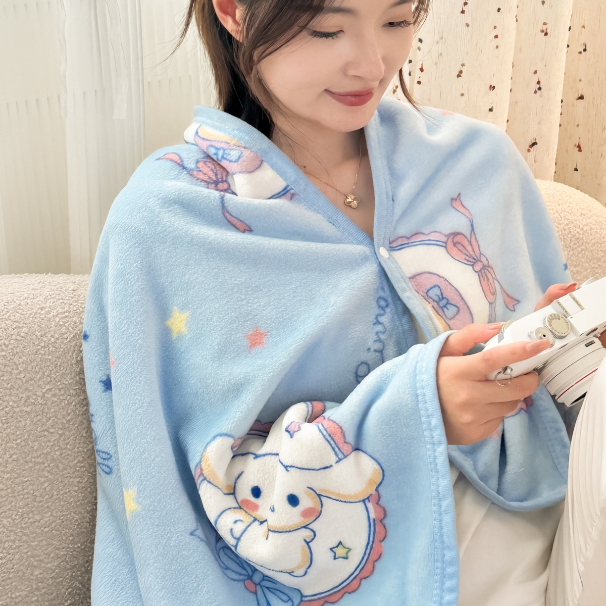 91家纺网 家纺一手货源 找家纺 花满路 2025新款亲肤舒适卡通系列毛毯 圈圈大耳狗