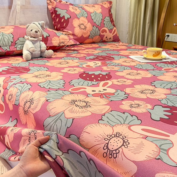 91家纺网 家纺一手货源 找家纺 丝芙妮家居（原乐视家纺） 2025新款全棉磨毛多规格单品床单 草莓兔兔-粉