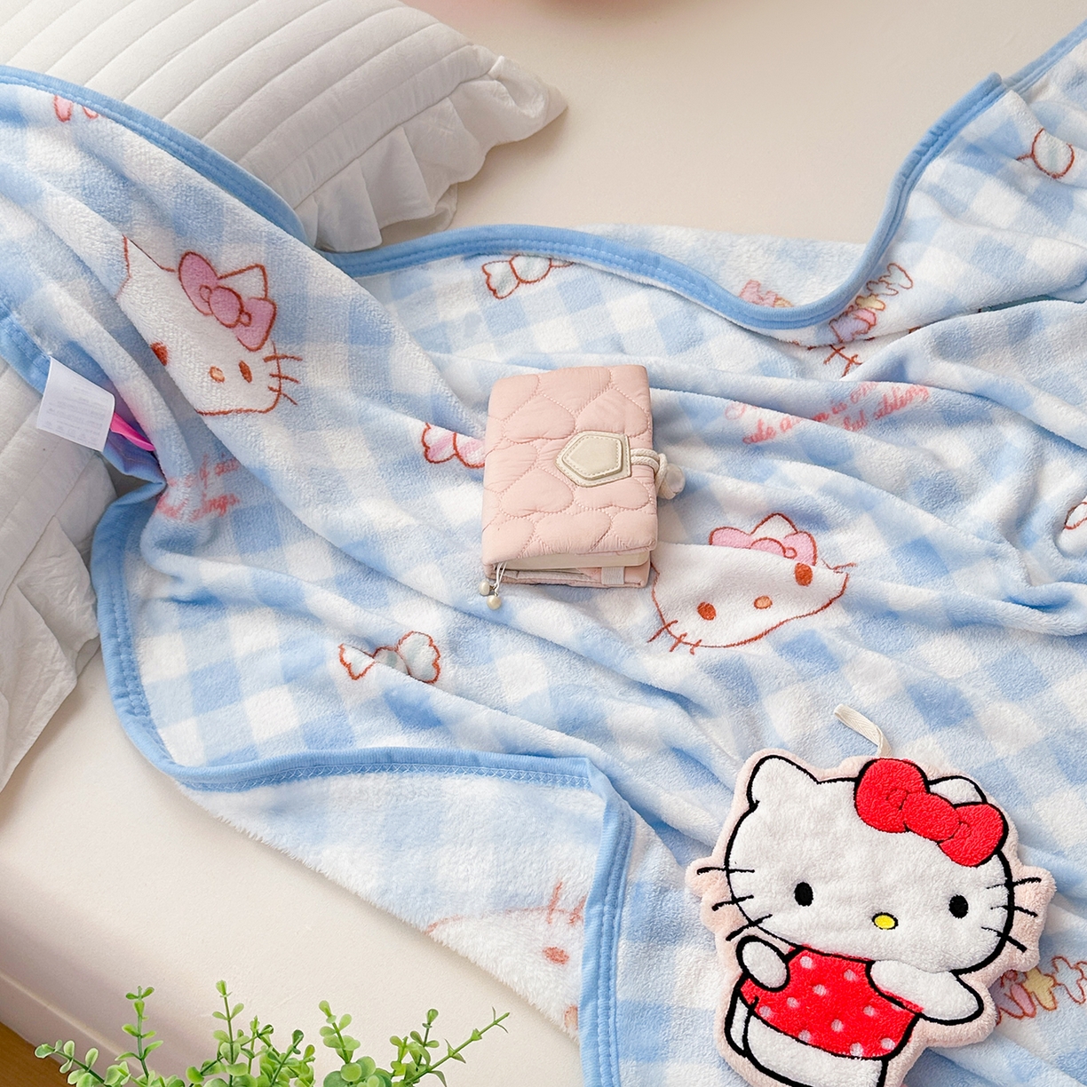 91家纺网 家纺一手货源 找家纺 花满路 2025新款亲肤舒适卡通系列毛毯 糖果kt