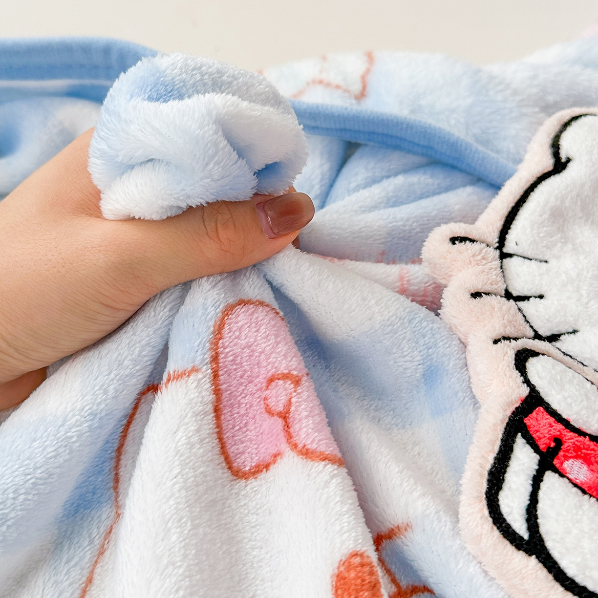 91家纺网 家纺一手货源 找家纺 花满路 2025新款亲肤舒适卡通系列毛毯 糖果kt