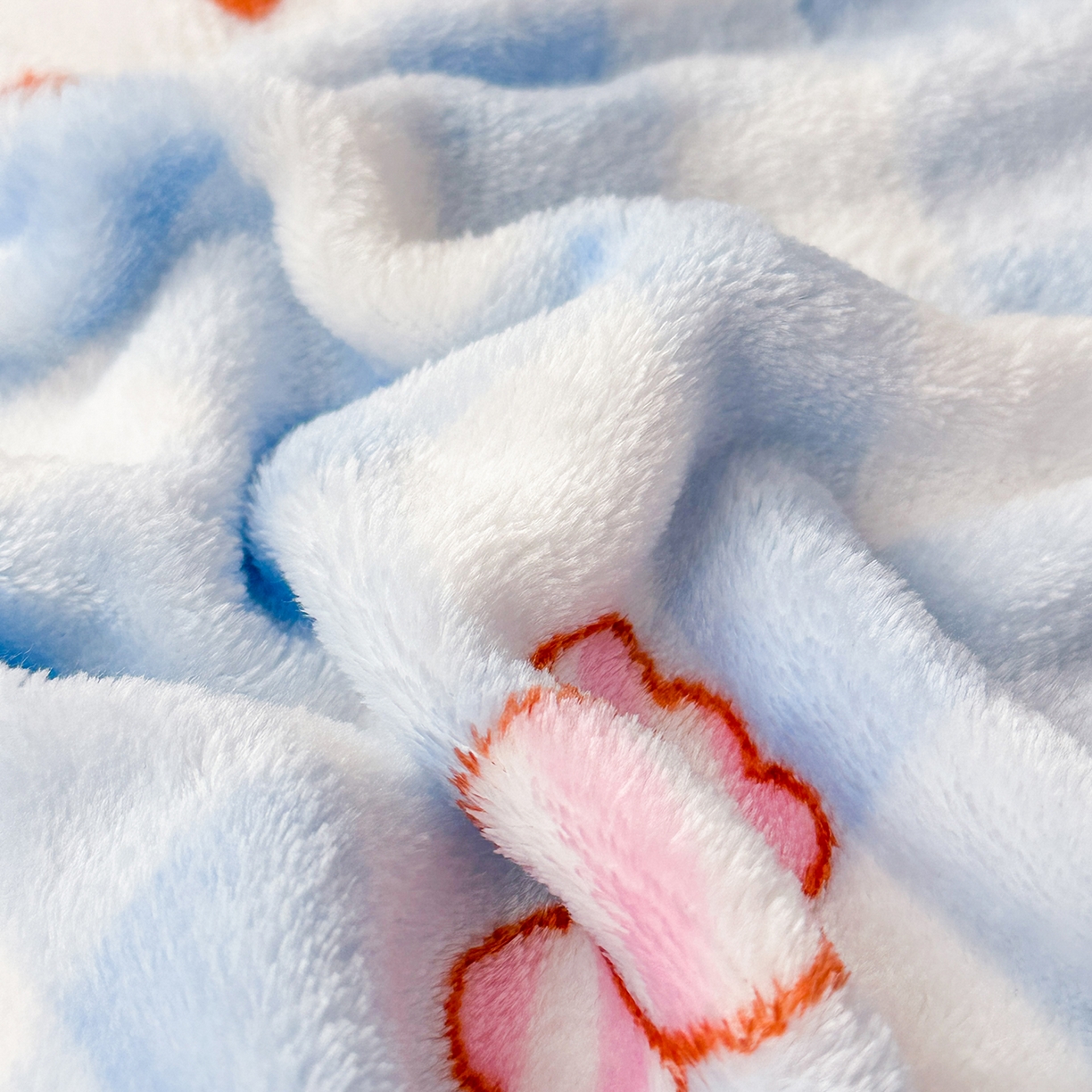 91家纺网 家纺一手货源 找家纺 花满路 2025新款亲肤舒适卡通系列毛毯 糖果kt