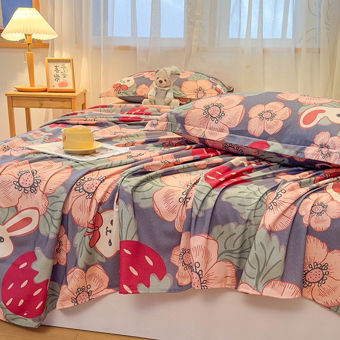 91家纺网 家纺一手货源 找家纺 丝芙妮家居（原乐视家纺） 2025新款全棉磨毛多规格单品床单 草莓兔兔-蓝