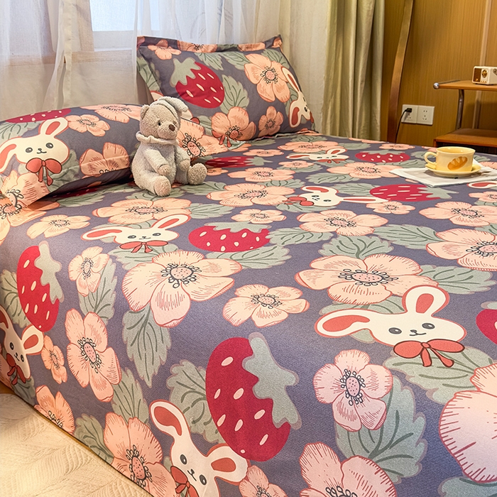 91家纺网 家纺一手货源 找家纺 丝芙妮家居（原乐视家纺） 2025新款全棉磨毛多规格单品床单 草莓兔兔-蓝