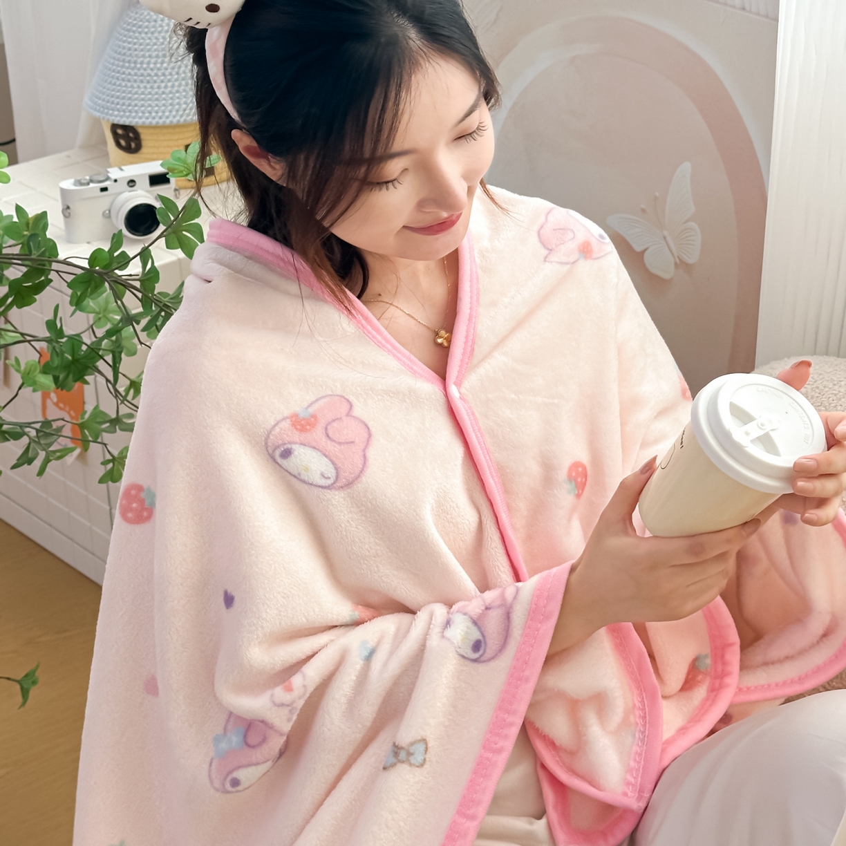 91家纺网 家纺一手货源 找家纺 花满路 2025新款亲肤舒适卡通系列毛毯 甜筒美乐蒂