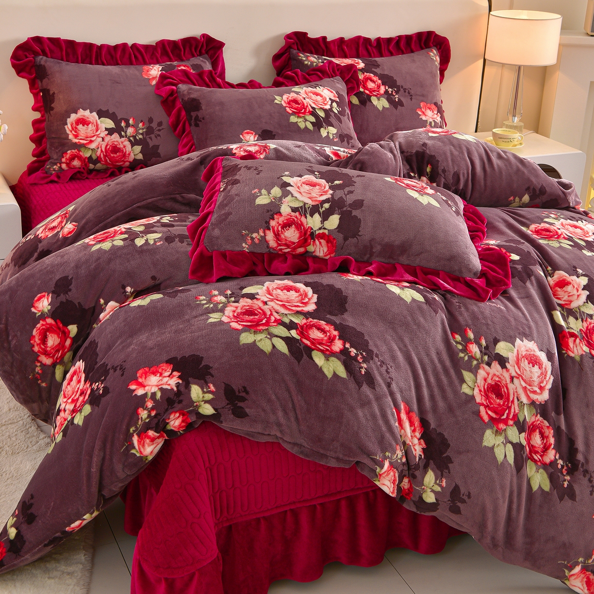 91家纺网 家纺一手货源 找家纺 （总）赫本家纺  2025高克重牛奶绒花边床盖款四件套