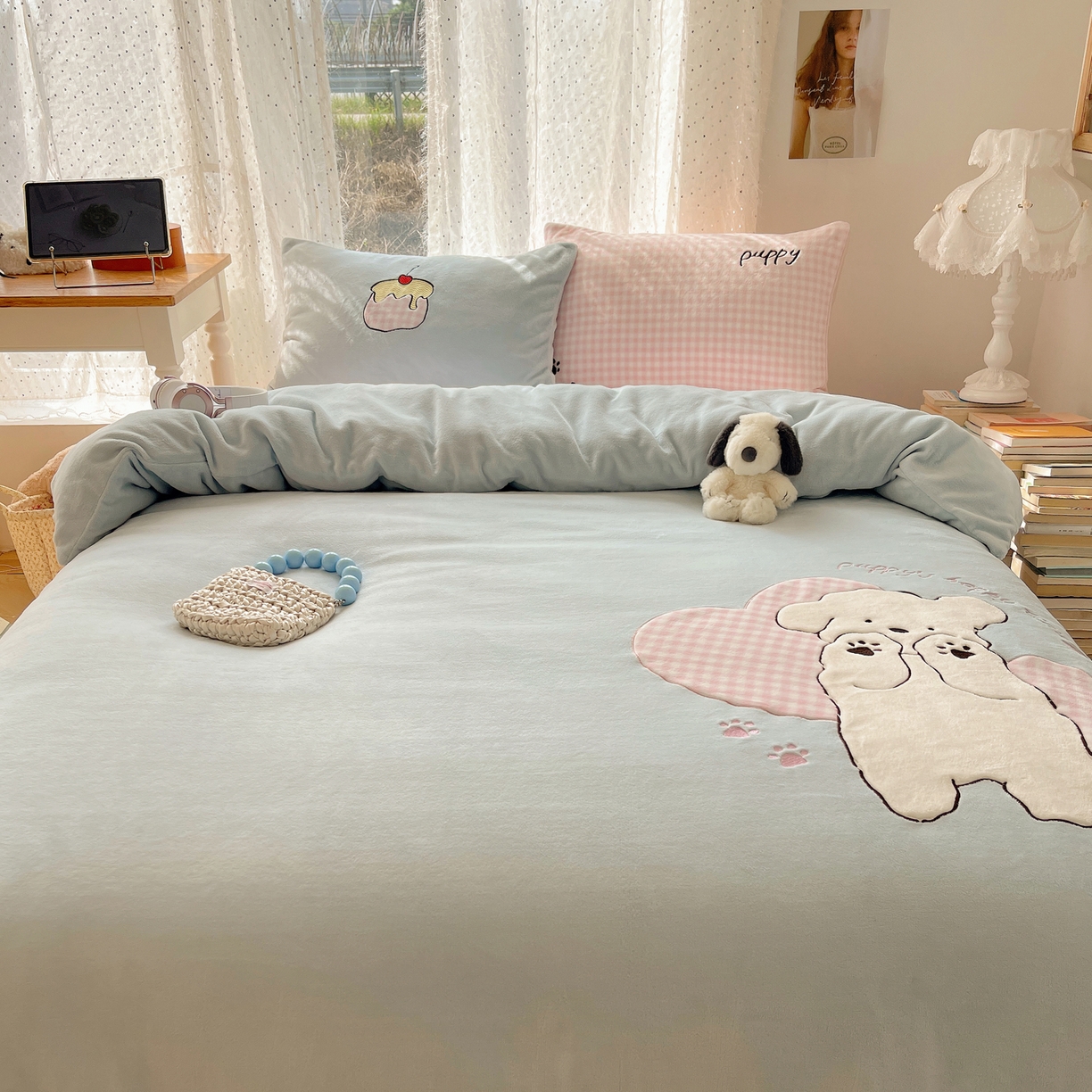 91家纺网 家纺一手货源 找家纺 （总）轻奢坊 2025新款牛奶绒ins可爱贴布绣四件套