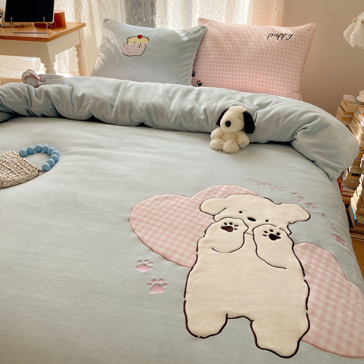 91家纺网 家纺一手货源 找家纺 （总）轻奢坊 2025新款牛奶绒ins可爱贴布绣四件套