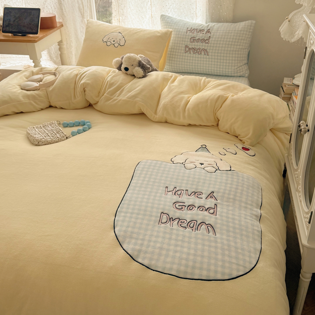 91家纺网 家纺一手货源 找家纺 轻奢坊 2025新款牛奶绒ins可爱贴布绣四件套 晚安小狗