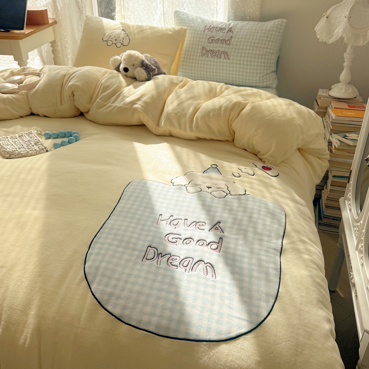 91家纺网 家纺一手货源 找家纺 轻奢坊 2025新款牛奶绒ins可爱贴布绣四件套 晚安小狗