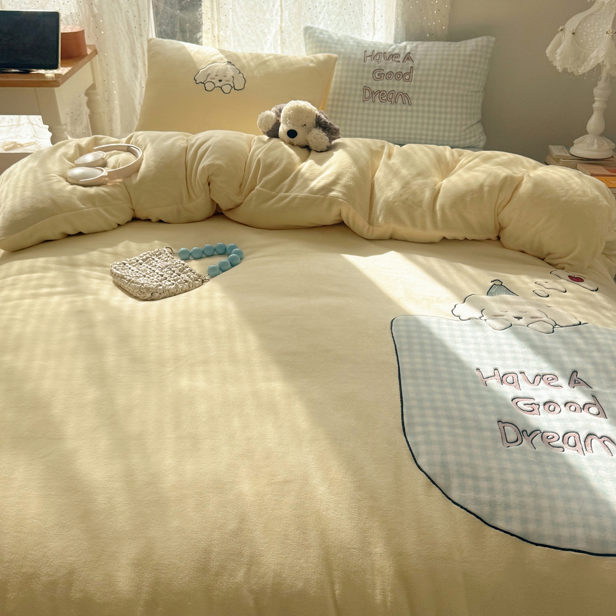 91家纺网 家纺一手货源 找家纺 轻奢坊 2025新款牛奶绒ins可爱贴布绣四件套 晚安小狗