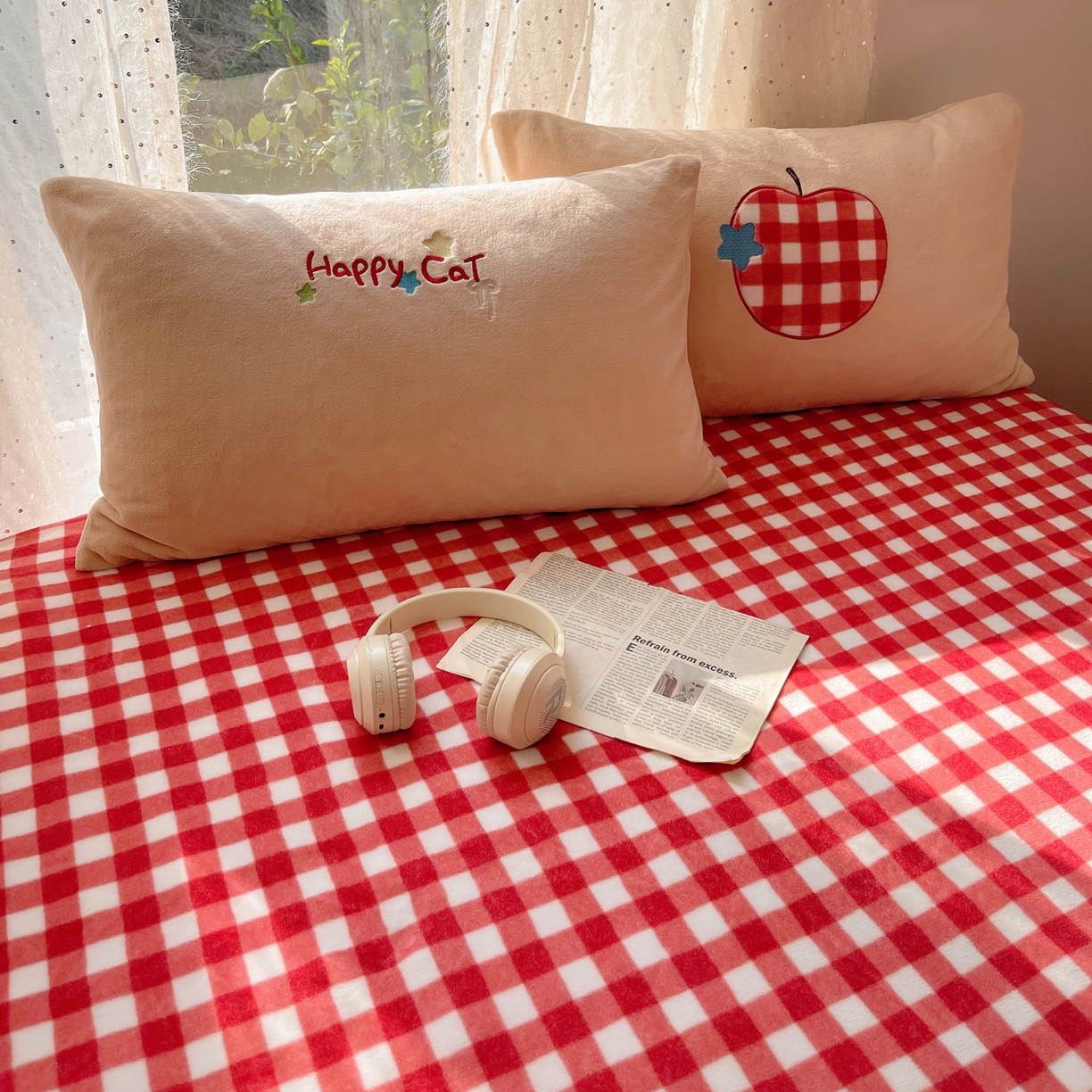 91家纺网 家纺一手货源 找家纺 轻奢坊 2025新款牛奶绒ins可爱贴布绣四件套 苹果黑猫