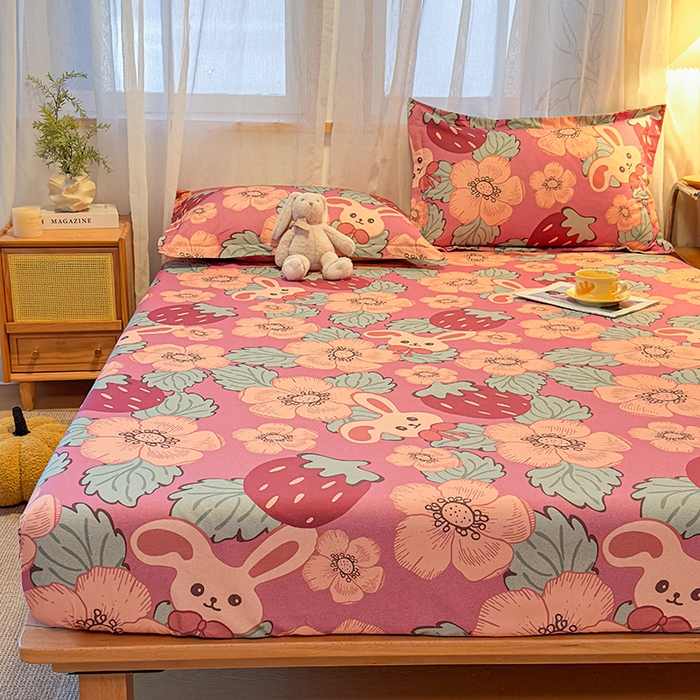 91家纺网 家纺一手货源 找家纺 丝芙妮家居（原乐视家纺） 2025新款全棉磨毛多规格单品床笠 草莓兔兔-粉