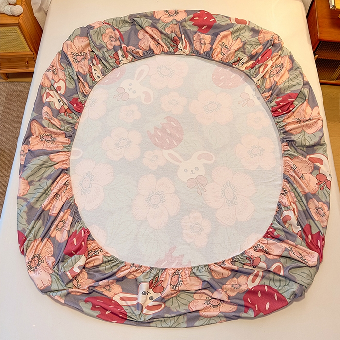 91家纺网 家纺一手货源 找家纺 丝芙妮家居（原乐视家纺） 2025新款全棉磨毛多规格单品床笠 草莓兔兔-蓝