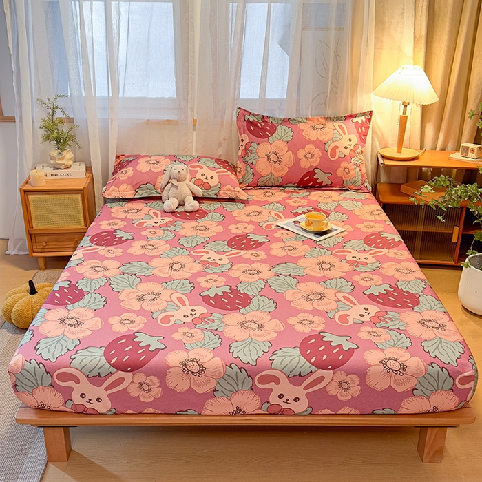 91家纺网 家纺一手货源 找家纺 丝芙妮家居（原乐视家纺） 2025新款全棉磨毛多规格单品床笠 草莓兔兔-粉