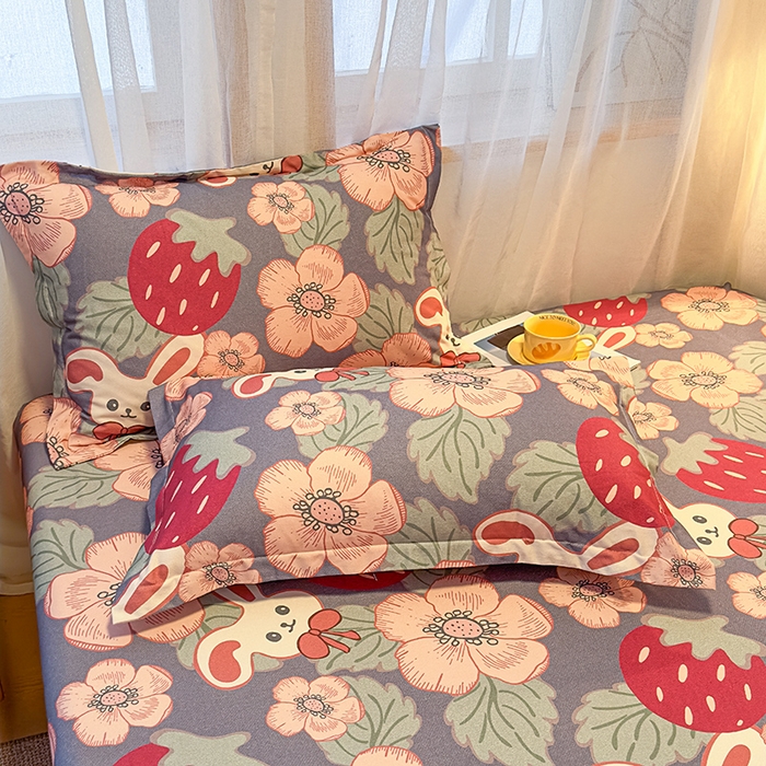 91家纺网 家纺一手货源 找家纺 丝芙妮家居（原乐视家纺） 2025新款全棉磨毛多规格单品床笠 草莓兔兔-蓝