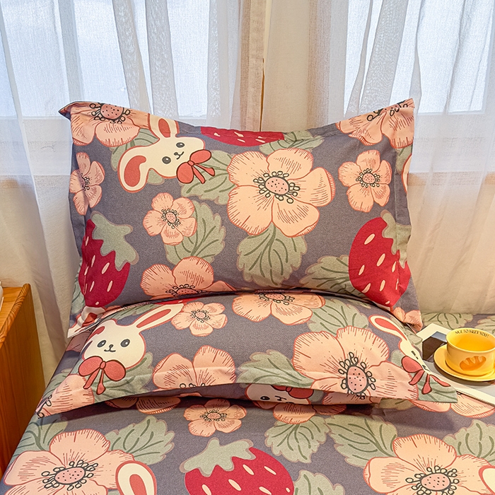 91家纺网 家纺一手货源 找家纺 丝芙妮家居（原乐视家纺） 2025新款全棉磨毛多规格单品床笠 草莓兔兔-蓝