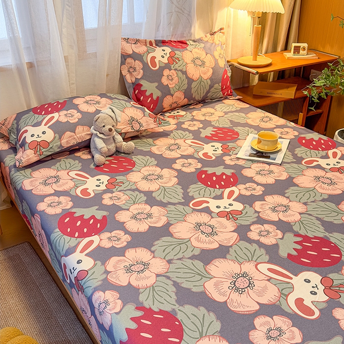 91家纺网 家纺一手货源 找家纺 丝芙妮家居（原乐视家纺） 2025新款全棉磨毛多规格单品床笠 草莓兔兔-蓝