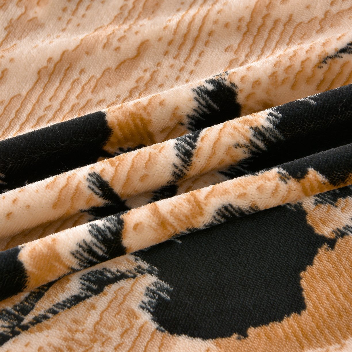 91家纺网 家纺一手货源 找家纺 赫本家纺  2025高克重牛奶绒花边床盖款四件套 暗香疏影