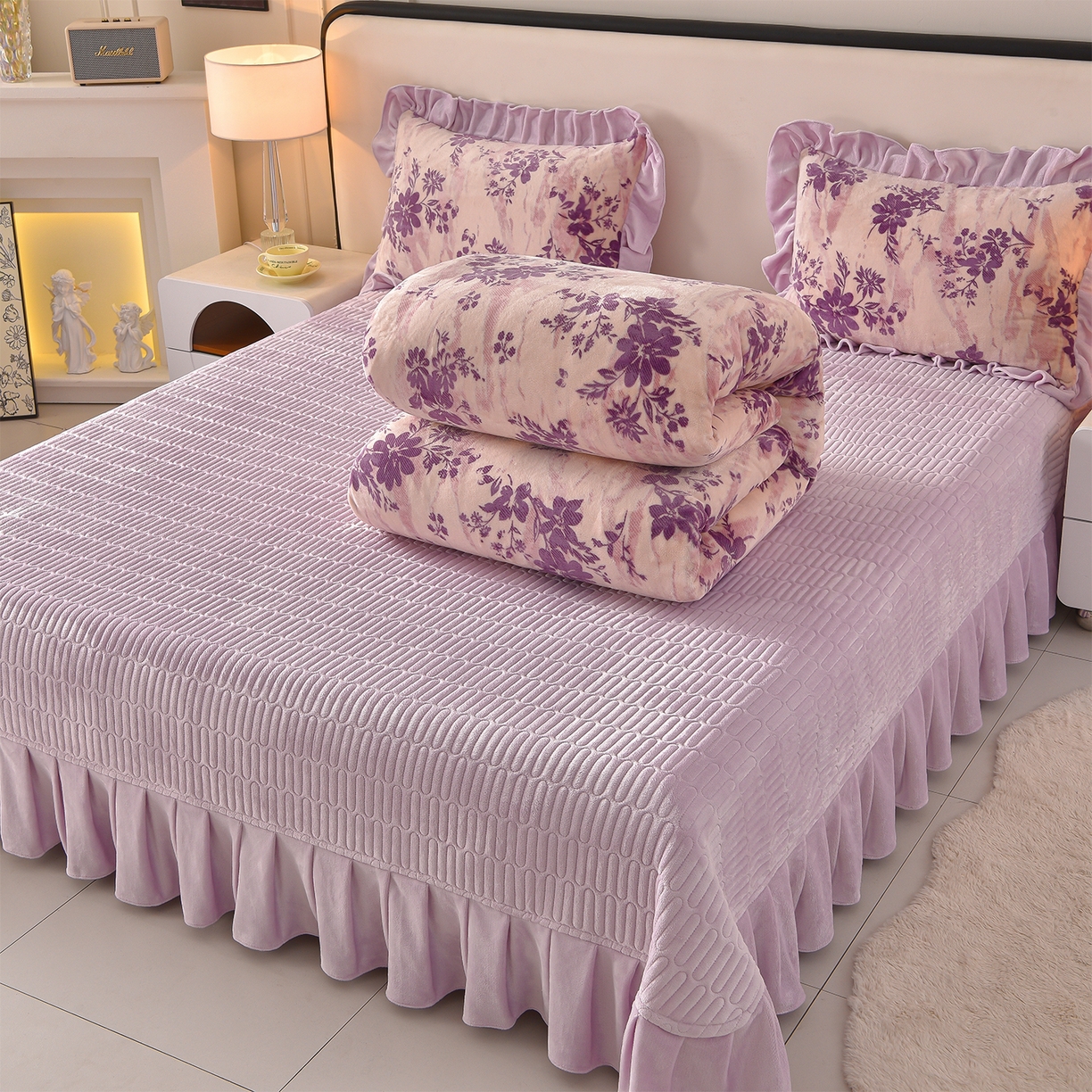 91家纺网 家纺一手货源 找家纺 赫本家纺  2025高克重牛奶绒花边床盖款四件套 茶野