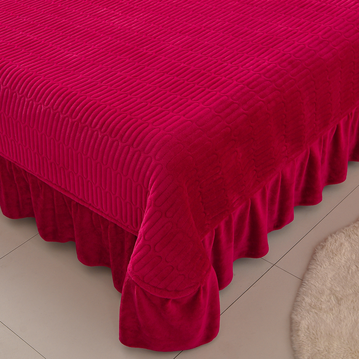 91家纺网 家纺一手货源 找家纺 赫本家纺  2025高克重牛奶绒花边床盖款四件套 花语