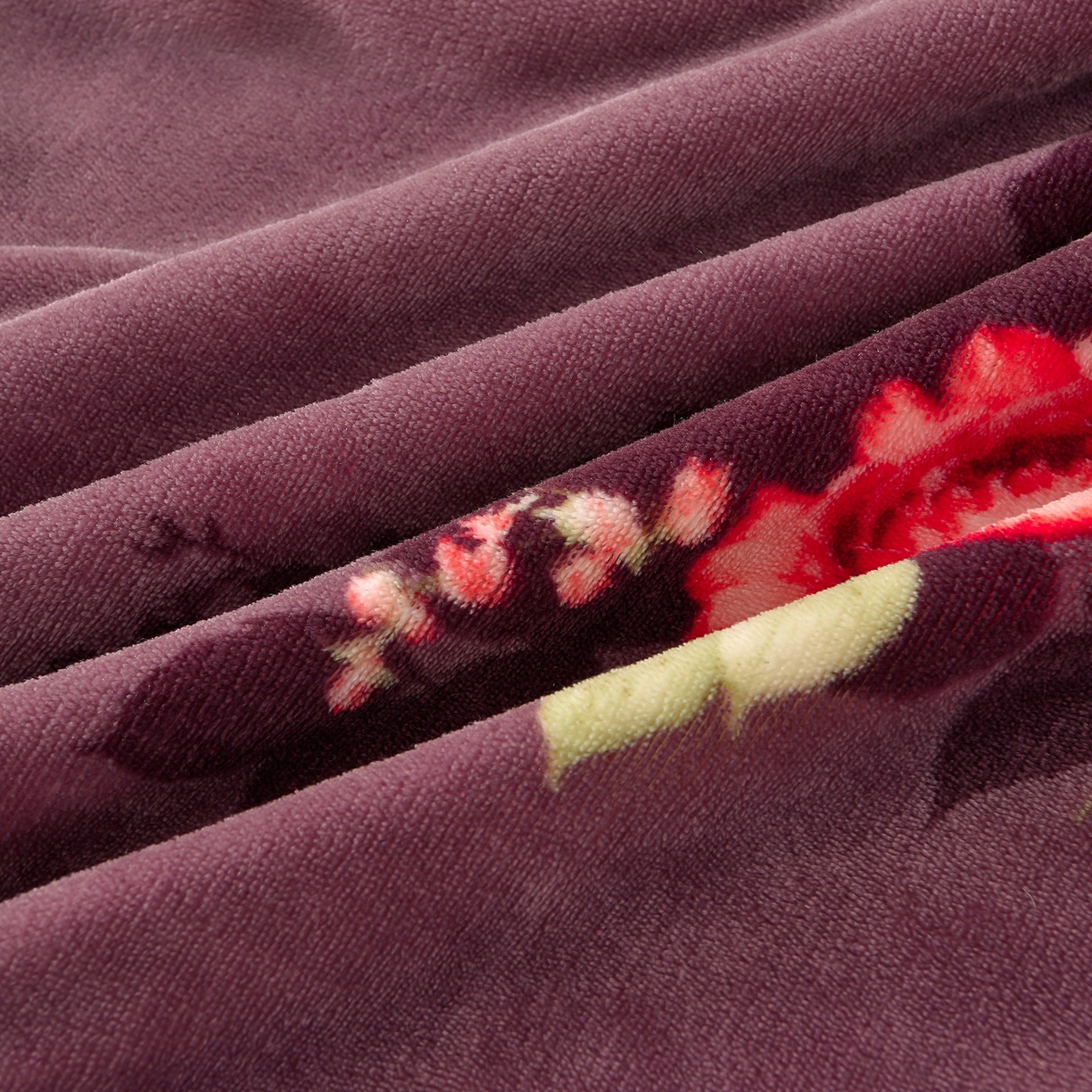 91家纺网 家纺一手货源 找家纺 赫本家纺  2025高克重牛奶绒花边床盖款四件套 花语