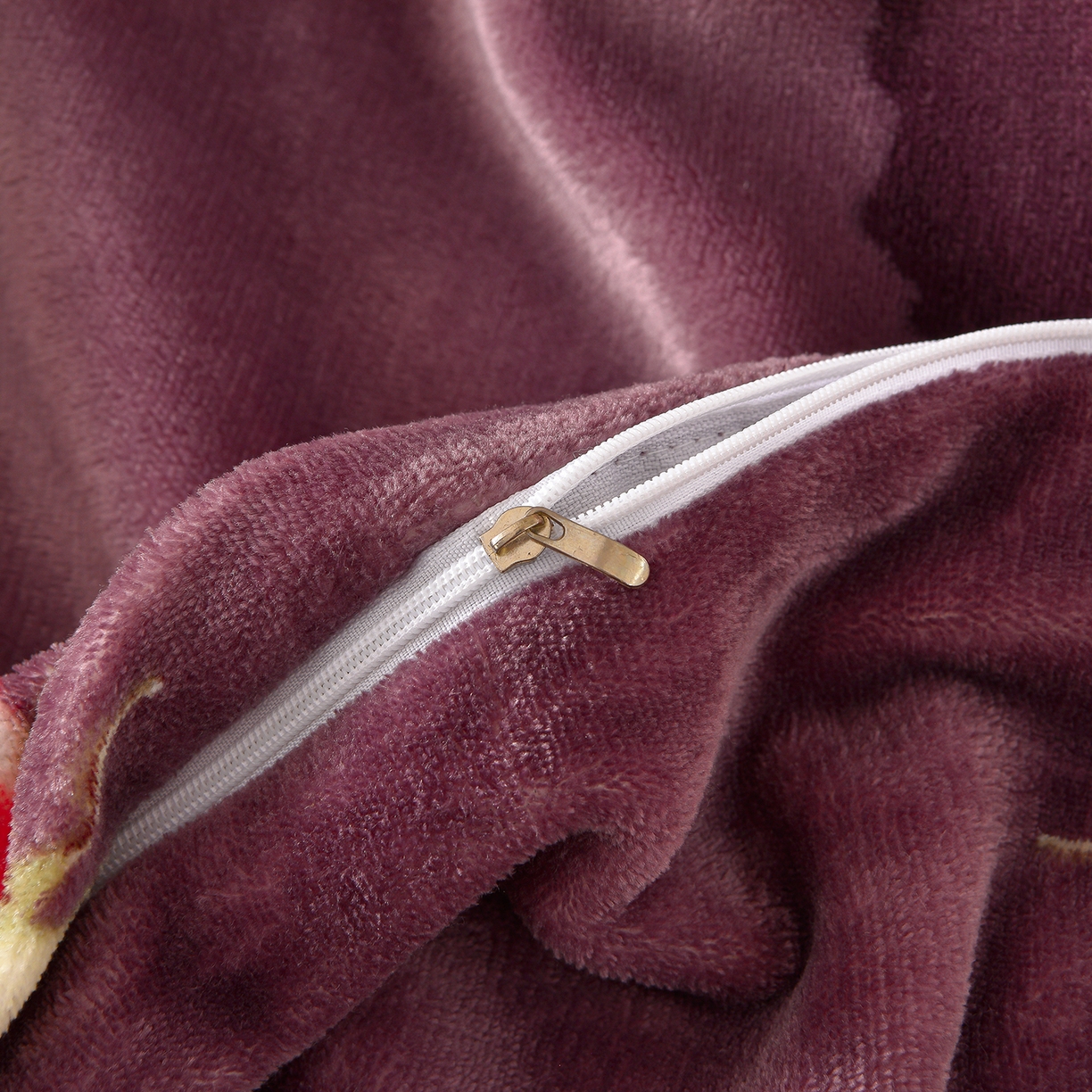 91家纺网 家纺一手货源 找家纺 赫本家纺  2025高克重牛奶绒花边床盖款四件套 花语