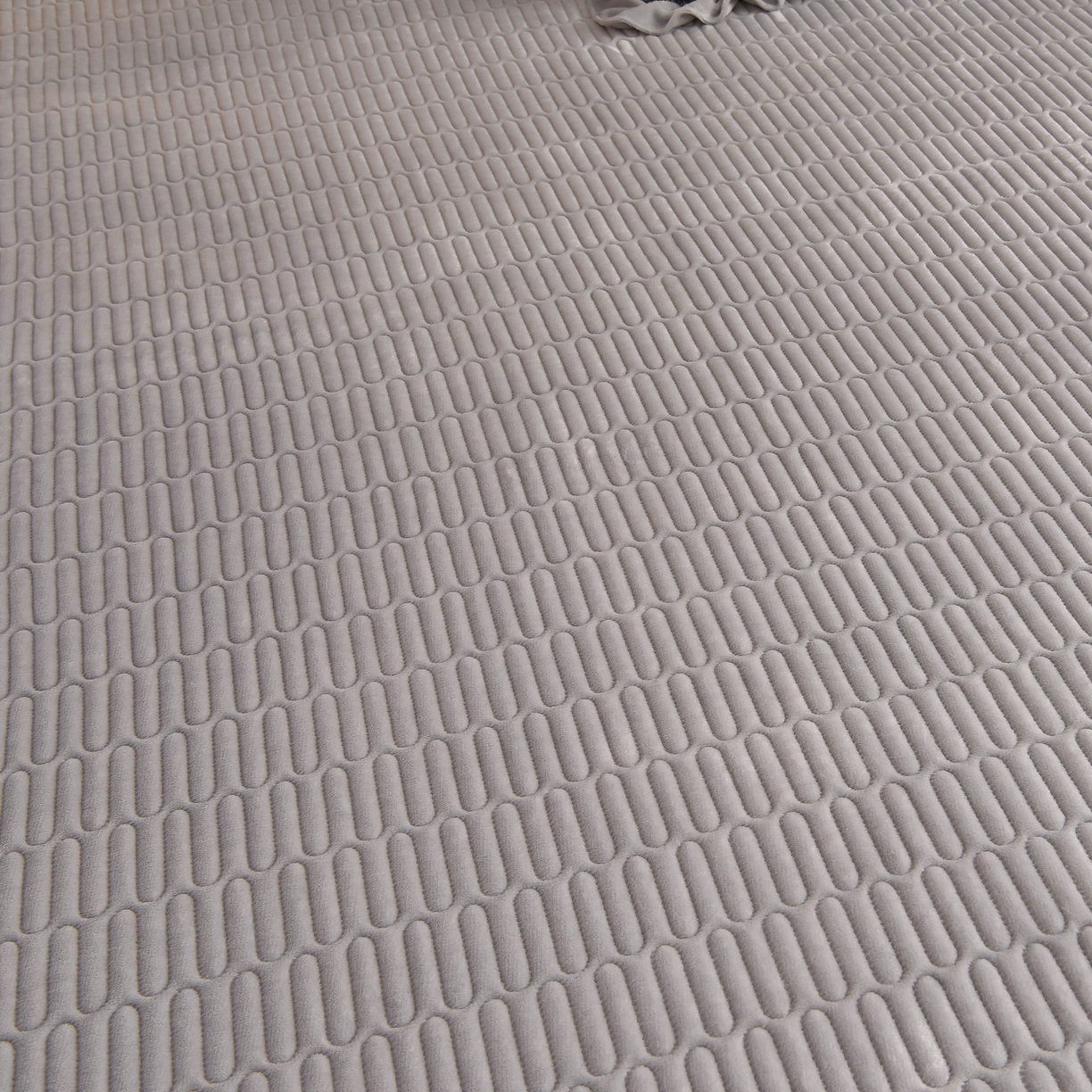 91家纺网 家纺一手货源 找家纺 赫本家纺  2025高克重牛奶绒花边床盖款四件套 华尔兹