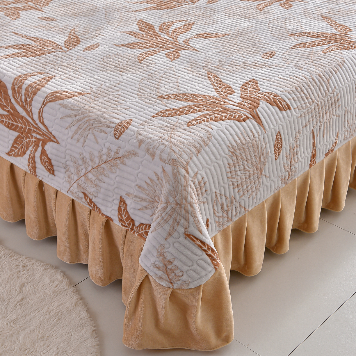 91家纺网 家纺一手货源 找家纺 赫本家纺  2025高克重牛奶绒花边床盖款四件套 麦卡伦