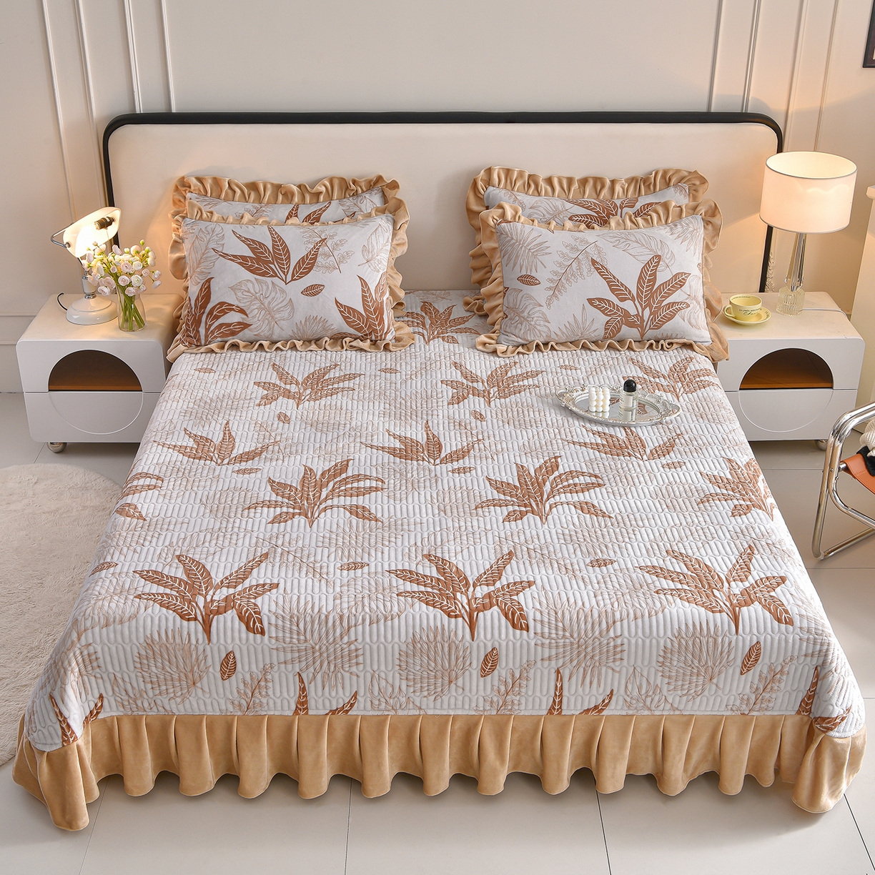 91家纺网 家纺一手货源 找家纺 赫本家纺  2025高克重牛奶绒花边床盖款四件套 麦卡伦