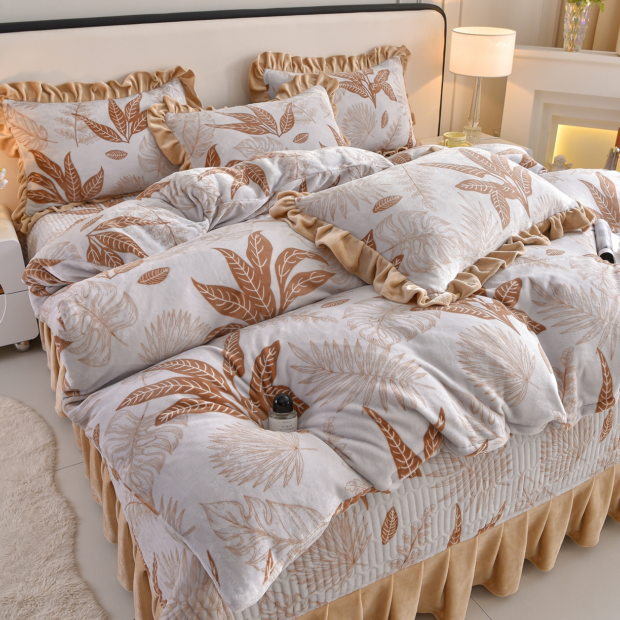 赫本家纺  2025高克重牛奶绒花边床盖款四件套 麦卡伦